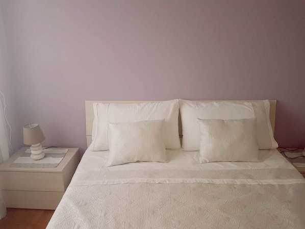 Classic Triple Room, Balcony | Soundproofing, free WiFi, bed sheets