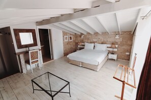 TERAS | Ylelliset vuodevaatteet, minibaari, yksilöllisesti sisustettu