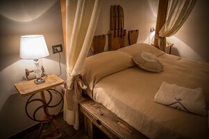 Habitación exclusiva doble | Ropa de cama de alta calidad y edredones de plumas