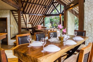 In-room dining - Luxury Villa Kalyca (Seminyak)