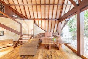 Design Villa, 4 Bedrooms | Living room