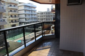 Apartment, Multiple Beds, Non Smoking | Balcony - Confortável e Bem Localizado 3 Quartos (Cabo Frio)