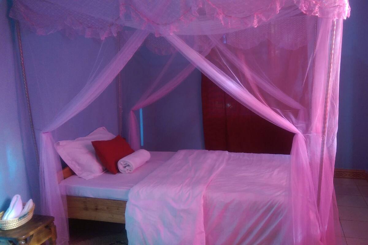 In-room safe, desk, blackout curtains, rollaway beds