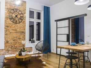 Appartement Deluxe | 1 chambre, fer et planche à repasser, Wi-Fi gratuit, draps fournis