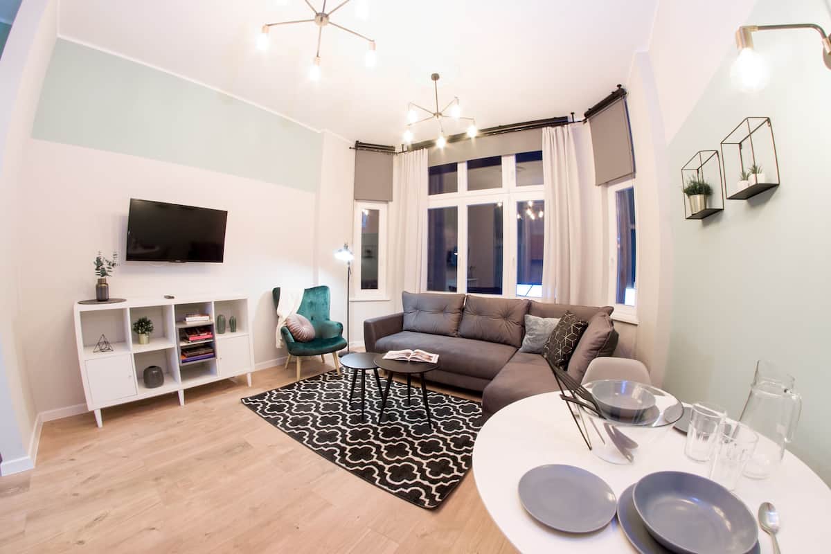 Leilighet – comfort | Blendingsgardiner, lydisolert, strykejern/-brett og wi-fi (inkludert)