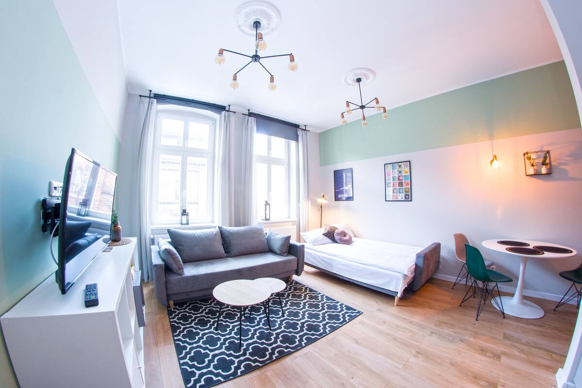 Family Apartment | Blackout drapes, soundproofing, iron/ironing board, free WiFi