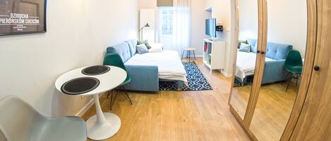 Blackout curtains, soundproofing, iron/ironing board, free WiFi