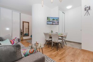 Studio Superior - balkong | Värdeförvaringsskåp på rummet och individuell inredning