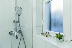 Superior Studio, Balcony | Bathroom shower