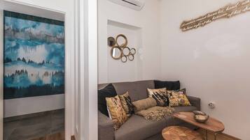 Monolocale Deluxe | Una cassaforte in camera, con stile personalizzato, ferro/asse da stiro