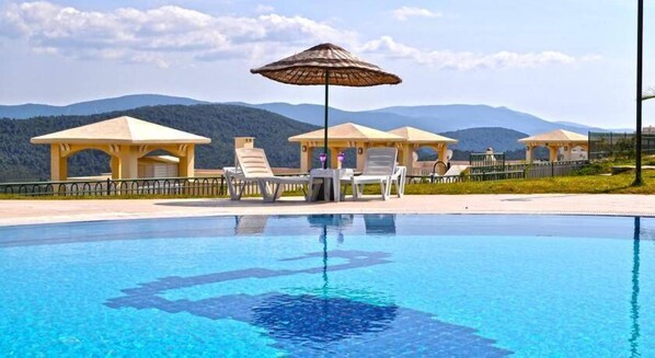 Outdoor pool - 1 Bedroom Apartment Lake View 7 Likya Global (Milas)
