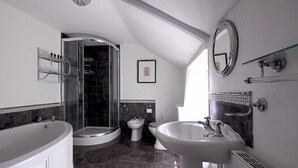 4 Poster Room | Bathroom - Oak House B&B (Norwich)