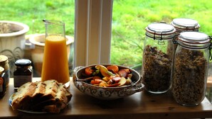 Breakfast meal - Oak House B&B (Norwich)