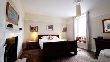 Sleigh Room | Bathroom
