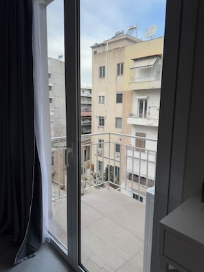 Family Studio Suite, 4th Floor | Näkymä parvekkeelta