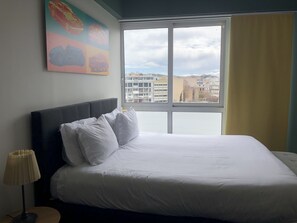 جناح إستديو مريح - منظر للمدينة | أغطية فراش متميزة وعناصر مجانية داخل الميني بار ومكتب