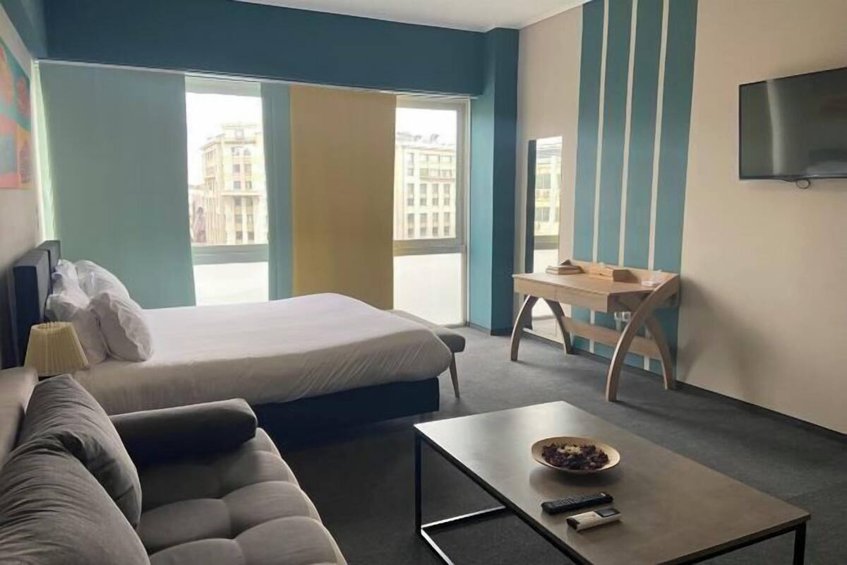 1 bedroom, premium bedding, free minibar, desk