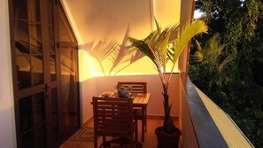 Romantisches Apartment, Nichtraucher | Balkon