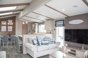 Exklusiv mobil enhet | Vardagsrum | Platt-tv