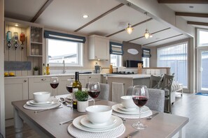 Stargazer 7 Berth with Hot Tub | Private kitchen