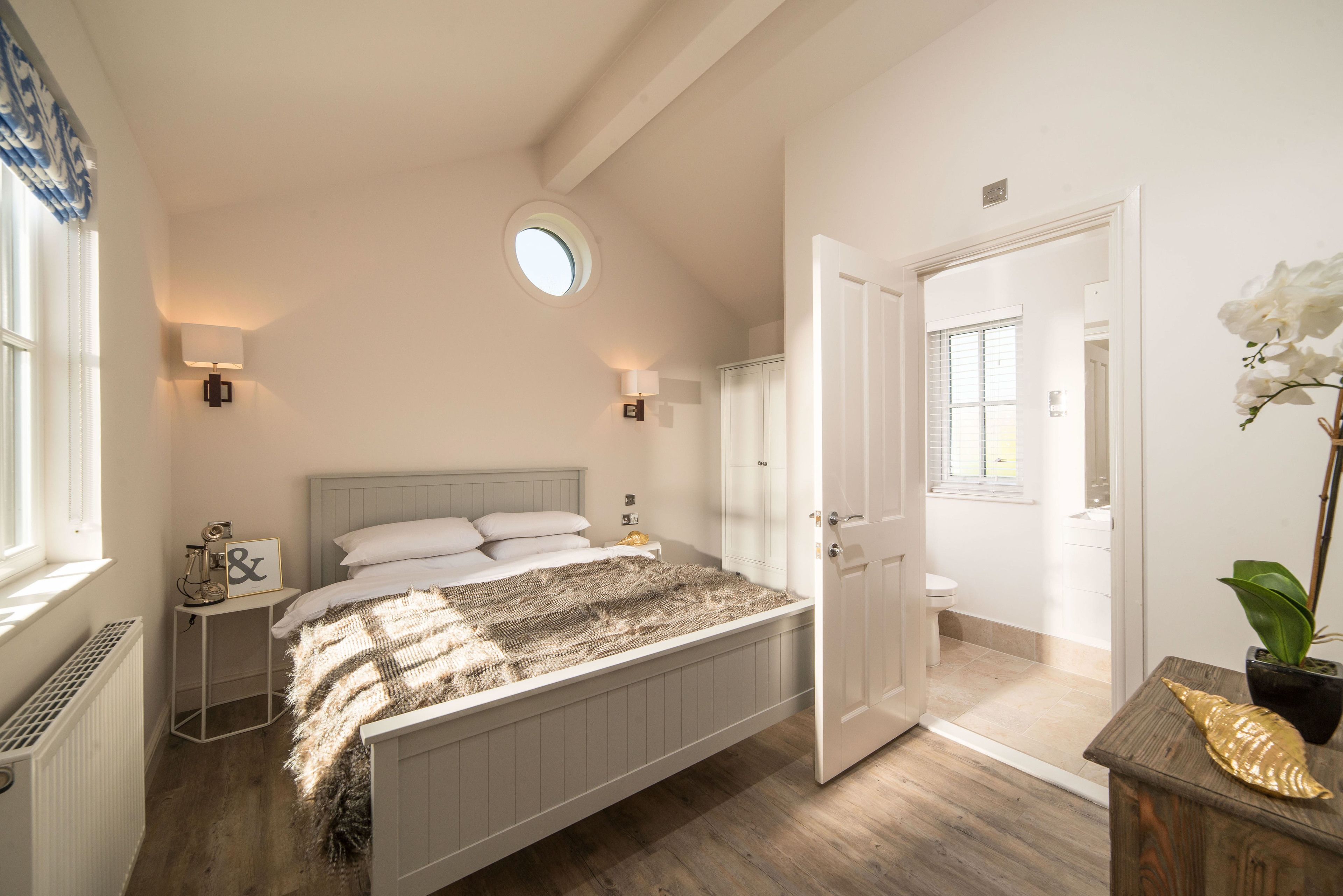 exclusive lakehouse | bed sheets