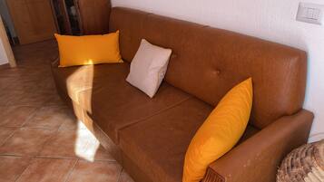 Chambre Double Standard | Coin séjour | Télévision à écran plat