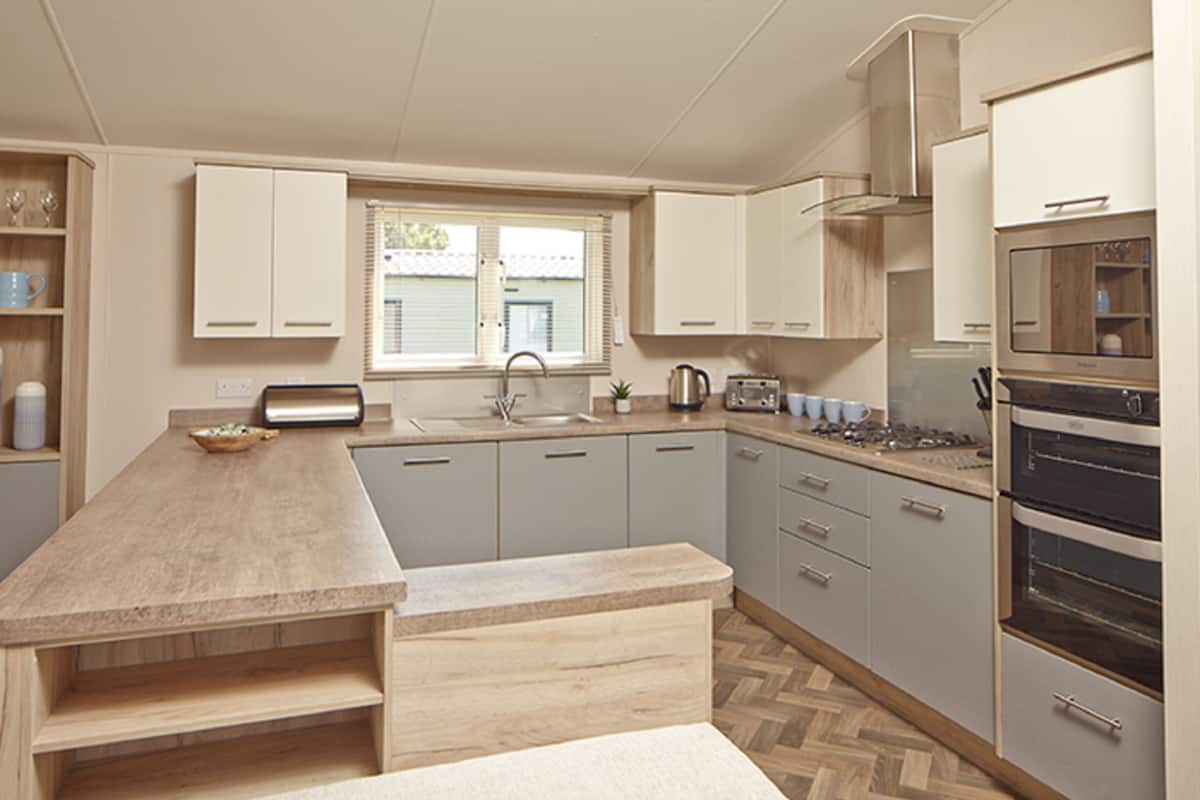 superior lodge 3 pet friendly | private kitchen | fridge, microwave, oven, stovetop