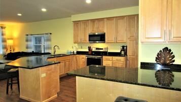 Kabin Deluks, Beberapa Tempat Tidur, Bebas Asap Rokok (Turo Home) | Dapur pribadi | Mesin pencuci piring