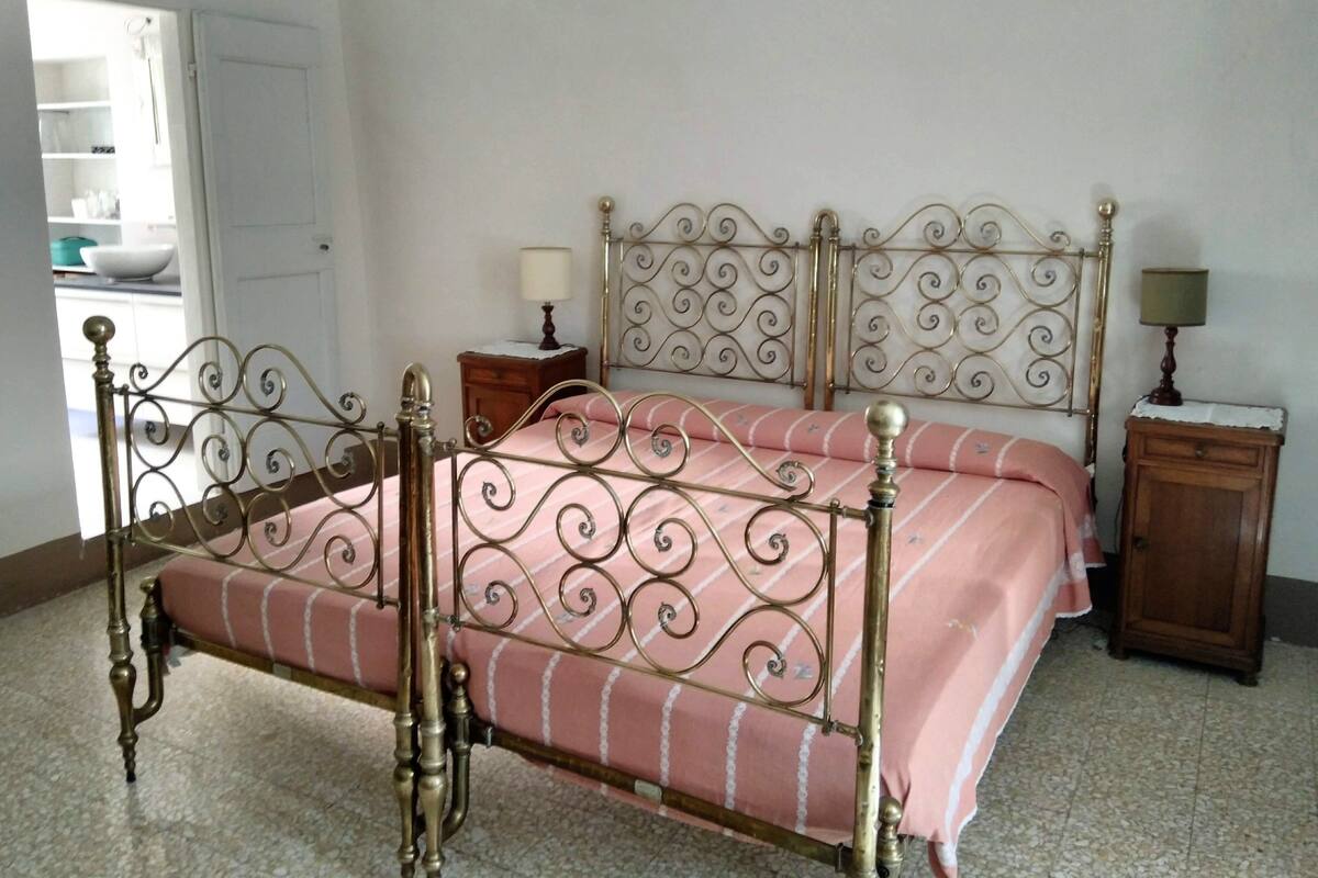 Doppel- oder Zweibettzimmer, mit Bad (Diana)
