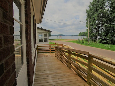 Active Lakeview Escape