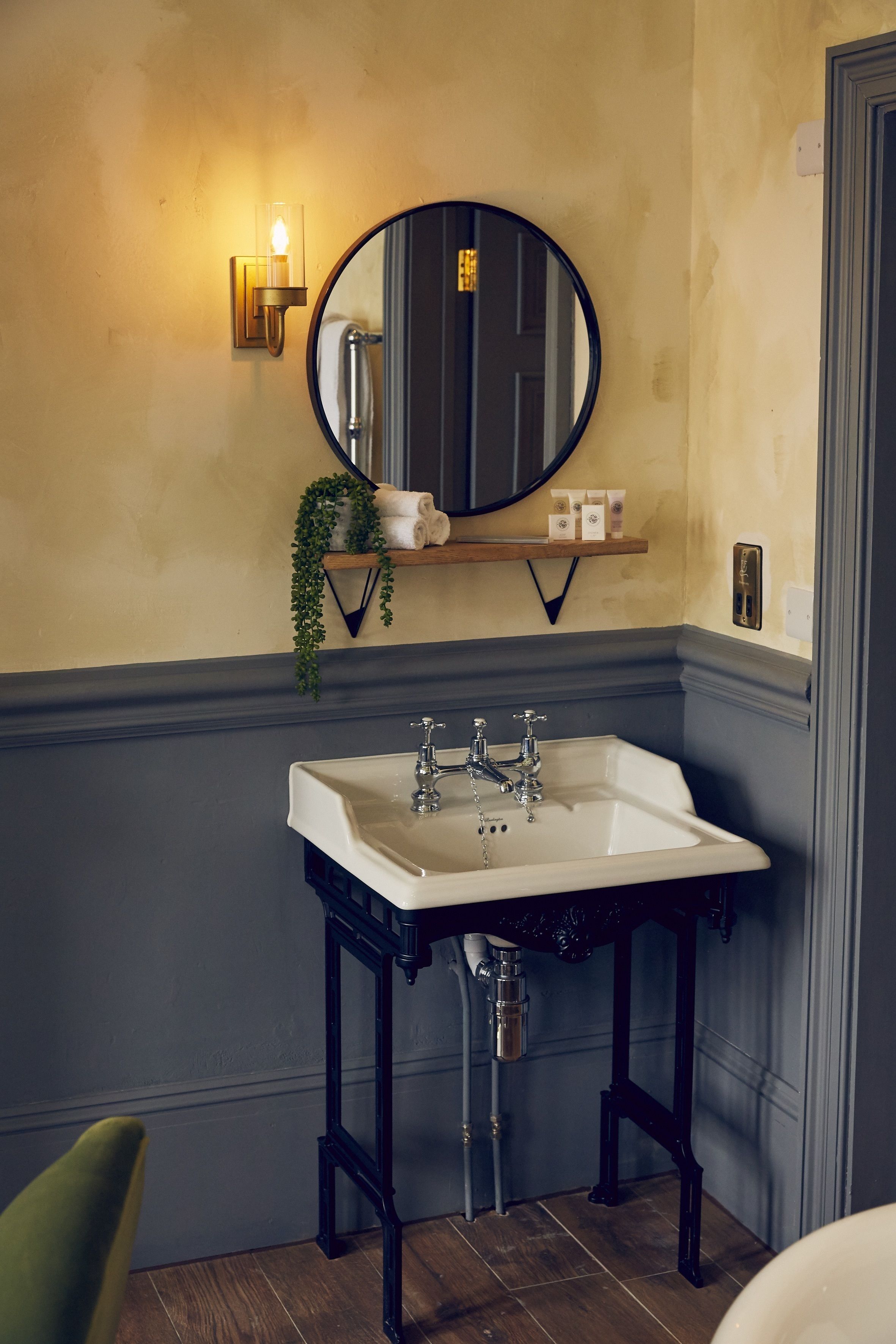 junior suite | bathroom sink