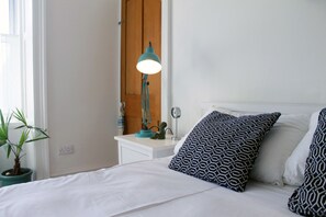 Signature appartement, 1 tweepersoonsbed | Luxe beddengoed, individueel gemeubileerd, een bureau