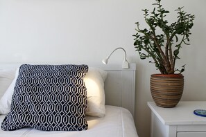 Signature Apartment, 1 Double Bed - Silver Lining - Meadows Apartments (Edinburgh)