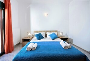 Villa, Private Pool | Soundproofing, iron/ironing board, free cribs/infant beds, travel crib - disCrete Villa Lappa (Rethymno)
