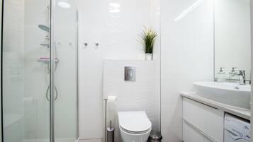 Waterlane Island Deluxe 3 | Bagno | Doccia, asciugacapelli, asciugamani, sapone