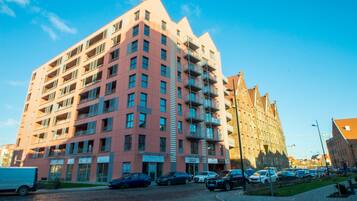 Vista frontal de la propiedad