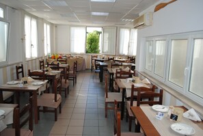 Desayuno buffet incluido todos los días