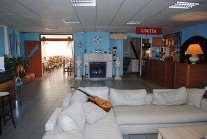 Sala de estar en el lobby