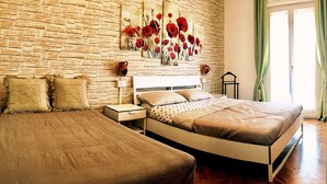 Comfort Triple Room, City View - SpeakEasy Due Torri (Bologna)