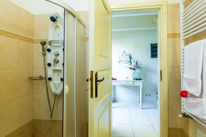Villa | Bathroom - disCrete Villa Chromonastiri (Rethymno)