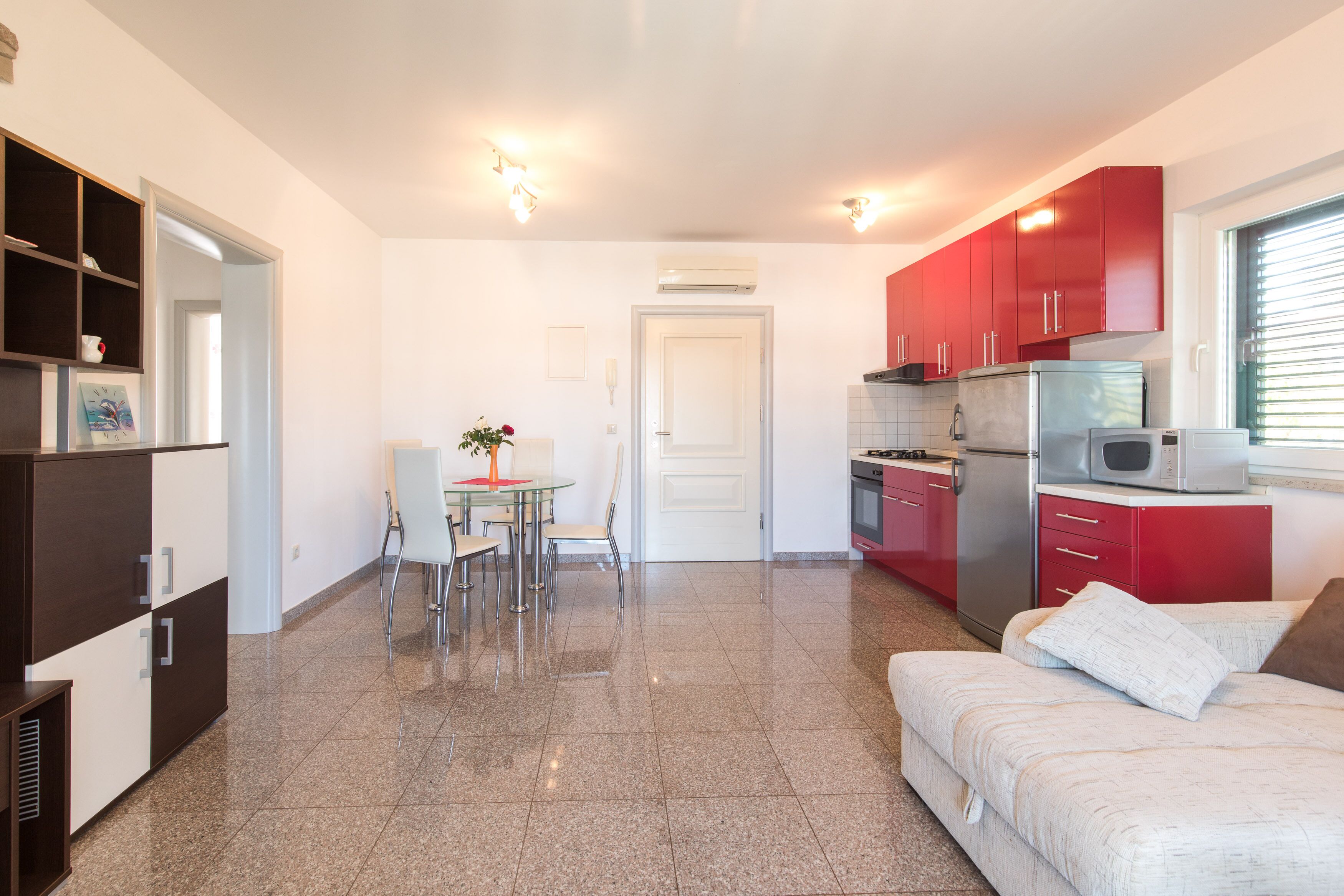 Villa, 4 soverom | Oppholdsrom | Flatskjerm-TV