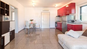 Villa, 4 Bedrooms | Living room - House Ore (Malinska-Dubasnica)