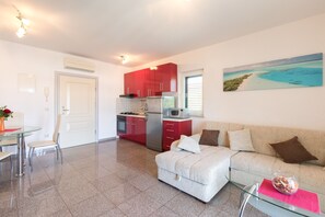 Villa, 4 Schlafzimmer | Wohnzimmer | Flachbildfernseher