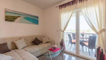 Villa, 4Â Schlafzimmer | Wohnbereich | Flachbildfernseher