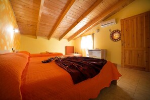 Desk, soundproofing, free WiFi, bed sheets - B&B IL Nido Sant'Antioco (Sant'Antioco)