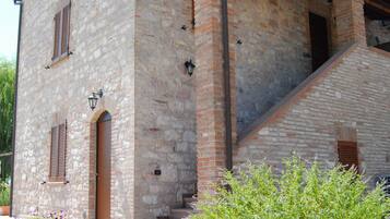 ด้านหน้าที่พัก