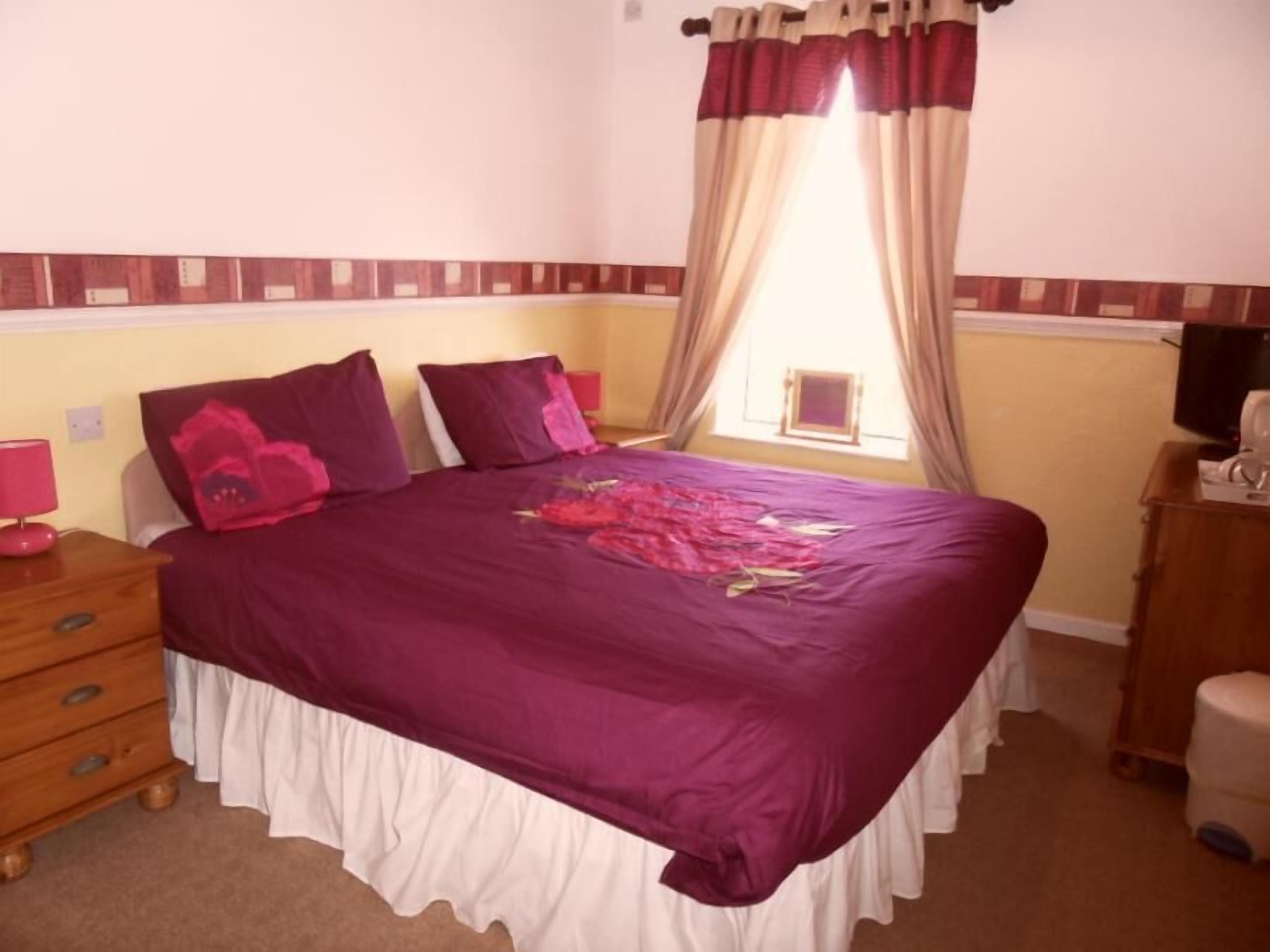 room 1 (twin) | iron/ironing board, free wifi, bed sheets