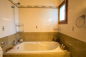 Bathroom - Villa Marina (Rethymno)