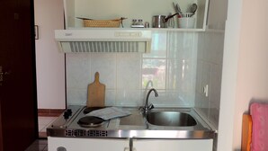 Căn hộ phong cách cổ điển, 1 phòng ngủ (76-201) | Bếp nhỏ riêng