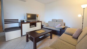 Appartement, 2 chambres | Salle de séjour